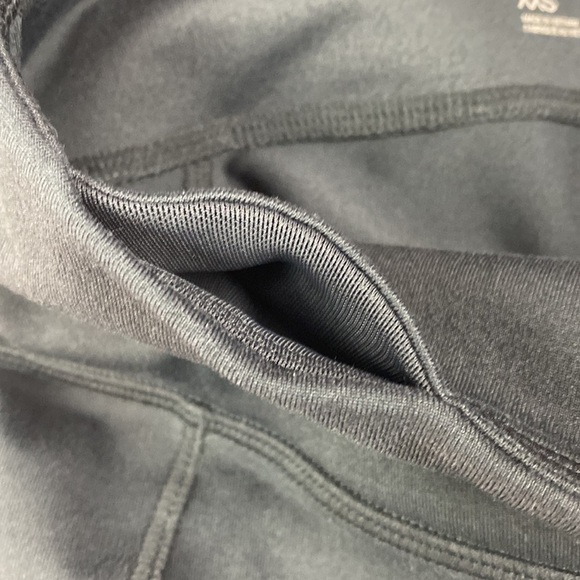 Zella Black & Maroon Color Block Leggings With Mesh & Leg Zipper Details- Sz XS - Picture 8 of 8